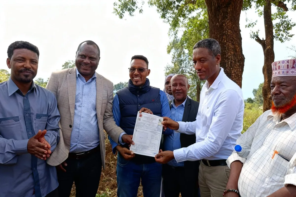 Members of the Anbelat team